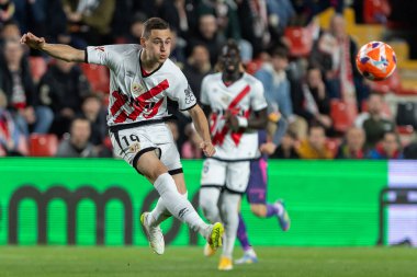 Madrid, İspanya - 4 Nisan 2025: Madrid 'de oynayan Rayo Vallecano ile CD Espaol arasındaki La Liga maçı. Rayo Vallecano oyuncuları. Profesyonel futbol. La Liga 2024-2025.