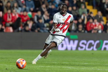 Madrid, İspanya - 4 Nisan 2025: Madrid 'de oynayan Rayo Vallecano ile CD Espaol arasındaki La Liga maçı. Rayo Vallecano oyuncuları. Profesyonel futbol. La Liga 2024-2025.