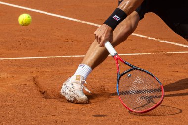 Barselona, İspanya - 12 Nisan 2025 Barcelona 'da düzenlenen Conde de God tenis turnuvası. ATP 500. Tenis yarışması. Profesyonel tenis oyuncuları. Tenis kortları.