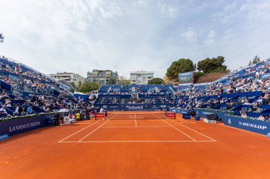Barselona, İspanya - 12 Nisan 2025 Barcelona 'da düzenlenen Conde de God tenis turnuvası. ATP 500. Tenis yarışması. Profesyonel tenis oyuncuları. Tenis kortları.