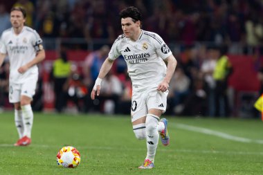 Seville, İspanya - 26 Nisan 2025: Copa del Rey finali Sevilla 'da FC Barcelona ile Real Madrid arasında. Barselona kazandı. İspanyol klasiği. Barselona oyuncuları.