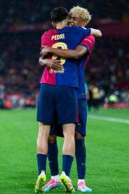 Seville, İspanya - 26 Nisan 2025: Copa del Rey finali Sevilla 'da FC Barcelona ile Real Madrid arasında. Barselona kazandı. İspanyol klasiği. Barselona oyuncuları.
