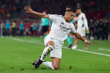 Seville, İspanya - 26 Nisan 2025: Copa del Rey finali Sevilla 'da FC Barcelona ile Real Madrid arasında. Barselona kazandı. İspanyol klasiği. Gerçek Madrid oyuncuları.