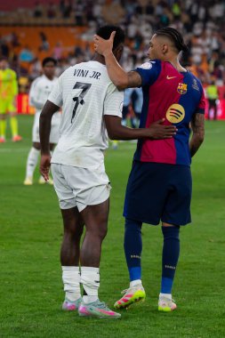 Seville, İspanya - 26 Nisan 2025: Copa del Rey finali Sevilla 'da FC Barcelona ile Real Madrid arasında. Barselona kazandı. İspanyol klasiği. Barselona oyuncuları.