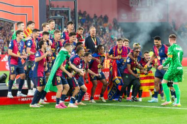 Seville, İspanya - 26 Nisan 2025: Copa del Rey finali Sevilla 'da FC Barcelona ile Real Madrid arasında. Barselona kazandı. İspanyol klasiği. Barselona oyuncuları.