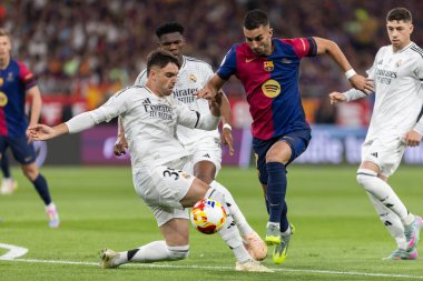 Seville, İspanya - 26 Nisan 2025: Copa del Rey finali Sevilla 'da FC Barcelona ile Real Madrid arasında. Barselona kazandı. İspanyol klasiği. Barselona oyuncuları.