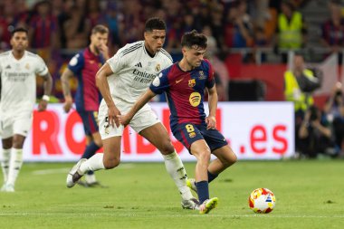 Seville, İspanya - 26 Nisan 2025: Copa del Rey finali Sevilla 'da FC Barcelona ile Real Madrid arasında. Barselona kazandı. İspanyol klasiği. Barselona oyuncuları.