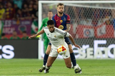 Seville, İspanya - 26 Nisan 2025: Copa del Rey finali Sevilla 'da FC Barcelona ile Real Madrid arasında. Barselona kazandı. İspanyol klasiği. Gerçek Madrid oyuncuları.