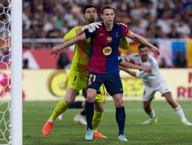 Seville, İspanya - 26 Nisan 2025: Copa del Rey finali Sevilla 'da FC Barcelona ile Real Madrid arasında. Barselona kazandı. İspanyol klasiği. Barselona oyuncuları.