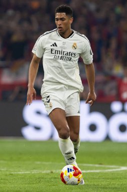 Seville, İspanya - 26 Nisan 2025: Copa del Rey finali Sevilla 'da FC Barcelona ile Real Madrid arasında. Barselona kazandı. İspanyol klasiği. Gerçek Madrid oyuncuları.