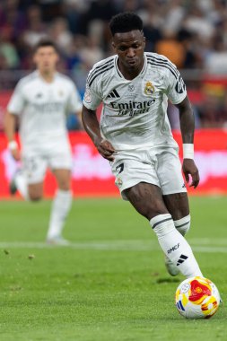 Seville, İspanya - 26 Nisan 2025: Copa del Rey finali Sevilla 'da FC Barcelona ile Real Madrid arasında. Barselona kazandı. İspanyol klasiği. Gerçek Madrid oyuncuları.