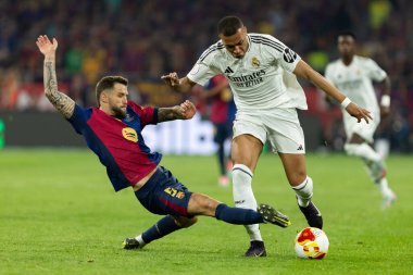 Seville, İspanya - 26 Nisan 2025: Copa del Rey finali Sevilla 'da FC Barcelona ile Real Madrid arasında. Barselona kazandı. İspanyol klasiği. Gerçek Madrid oyuncuları.