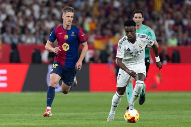 Seville, İspanya - 26 Nisan 2025: Copa del Rey finali Sevilla 'da FC Barcelona ile Real Madrid arasında. Barselona kazandı. İspanyol klasiği. Gerçek Madrid oyuncuları.
