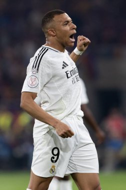 Seville, İspanya - 26 Nisan 2025: Copa del Rey finali Sevilla 'da FC Barcelona ile Real Madrid arasında. Barselona kazandı. İspanyol klasiği. Gerçek Madrid oyuncuları.