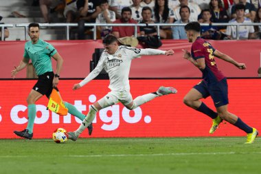 Seville, İspanya - 26 Nisan 2025: Copa del Rey finali Sevilla 'da FC Barcelona ile Real Madrid arasında. Barselona kazandı. İspanyol klasiği. Gerçek Madrid oyuncuları.