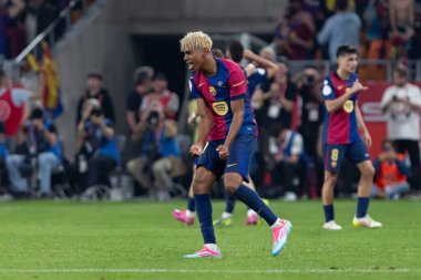 Seville, İspanya - 26 Nisan 2025: Copa del Rey finali Sevilla 'da FC Barcelona ile Real Madrid arasında. Barselona kazandı. İspanyol klasiği. Barselona oyuncuları.