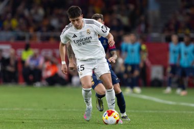 Seville, İspanya - 26 Nisan 2025: Copa del Rey finali Sevilla 'da FC Barcelona ile Real Madrid arasında. Barselona kazandı. İspanyol klasiği. Gerçek Madrid oyuncuları.