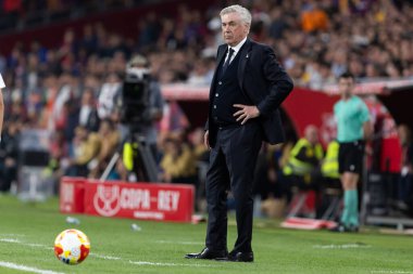 Seville, İspanya - 26 Nisan 2025: Copa del Rey finali Sevilla 'da FC Barcelona ile Real Madrid arasında. Barselona kazandı. İspanyol klasiği. Gerçek Madrid oyuncuları.