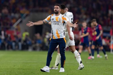 Seville, İspanya - 26 Nisan 2025: Copa del Rey finali Sevilla 'da FC Barcelona ile Real Madrid arasında. Barselona kazandı. İspanyol klasiği. Gerçek Madrid oyuncuları.