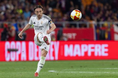 Seville, İspanya - 26 Nisan 2025: Copa del Rey finali Sevilla 'da FC Barcelona ile Real Madrid arasında. Barselona kazandı. İspanyol klasiği. Gerçek Madrid oyuncuları.
