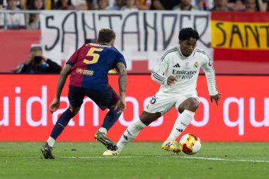 Seville, İspanya - 26 Nisan 2025: Copa del Rey finali Sevilla 'da FC Barcelona ile Real Madrid arasında. Barselona kazandı. İspanyol klasiği. Gerçek Madrid oyuncuları.