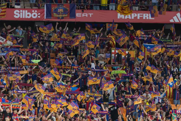 Seville, İspanya - 26 Nisan 2025: Copa del Rey finali Sevilla 'da FC Barcelona ile Real Madrid arasında. Barselona kazandı. İspanyol klasiği. Barselona oyuncuları.