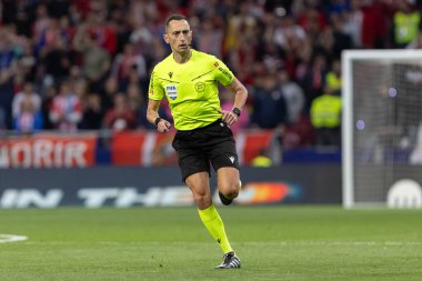 Madrid, İspanya - 10 Mayıs 2025: Atletico Madrid ile Real Sociedad arasındaki La Liga maçı başkentte oynandı. La Liga hakemi..