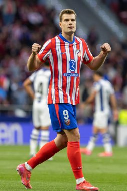 Madrid, İspanya - 10 Mayıs 2025: Atletico Madrid ile Real Sociedad arasında oynanan bir lig maçı. Alexander Sorloth maç sırasında hat-trick yaptı. Lig rekoru kırdı..