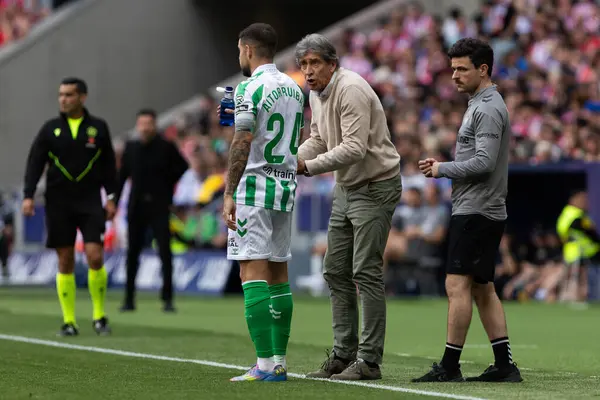 Madrid, İspanya - 18 Mayıs 2025: Atletico Madrid ile Real Betis arasındaki La Liga maçı başkentte oynandı. Gerçek Betis oyuncuları. La Liga 2024, 2025. Profesyonel oyuncular.