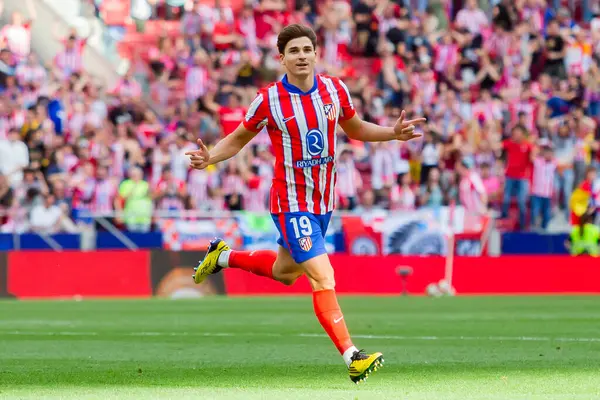 Madrid, İspanya - 18 Mayıs 2025: Atletico Madrid ile Real Betis arasındaki La Liga maçı başkentte oynandı. Atletico Madrid oyuncuları. La Liga 2024, 2025. Profesyonel oyuncular.