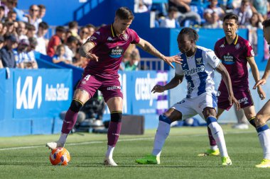 Madrid, İspanya - 24 Mayıs 2025: Legans ile Valladolid arasında oynanan La Liga maçı. Leganlar ve Valladolid HiperHareket Ligi 'ne atıldı. Takımlar bırakmayla karşı karşıya.