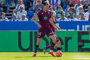 Madrid, İspanya - 24 Mayıs 2025: Legans ile Valladolid arasında oynanan La Liga maçı. Leganlar ve Valladolid HiperHareket Ligi 'ne atıldı. Takımlar bırakmayla karşı karşıya.