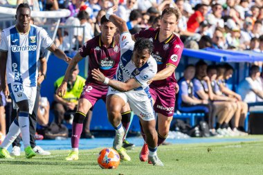 Madrid, İspanya - 24 Mayıs 2025: Legans ile Valladolid arasında oynanan La Liga maçı. Leganlar ve Valladolid HiperHareket Ligi 'ne atıldı. Takımlar bırakmayla karşı karşıya.