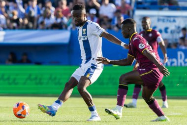 Madrid, İspanya - 24 Mayıs 2025: Legans ile Valladolid arasında oynanan La Liga maçı. Leganlar ve Valladolid HiperHareket Ligi 'ne atıldı. Takımlar bırakmayla karşı karşıya.