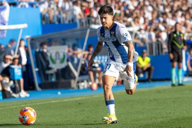 Madrid, İspanya - 24 Mayıs 2025: Legans ile Valladolid arasında oynanan La Liga maçı. Leganlar ve Valladolid HiperHareket Ligi 'ne atıldı. Takımlar bırakmayla karşı karşıya.