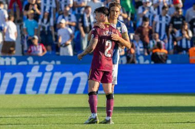 Madrid, İspanya - 24 Mayıs 2025: Legans ile Valladolid arasında oynanan La Liga maçı. Leganlar ve Valladolid HiperHareket Ligi 'ne atıldı. Takımlar bırakmayla karşı karşıya.