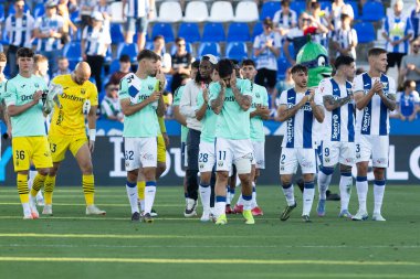 Madrid, İspanya - 24 Mayıs 2025: Legans ile Valladolid arasında oynanan La Liga maçı. Leganlar ve Valladolid HiperHareket Ligi 'ne atıldı. Takımlar bırakmayla karşı karşıya.