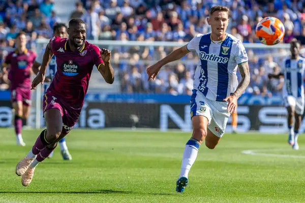Madrid, İspanya - 24 Mayıs 2025: Legans ile Valladolid arasında oynanan La Liga maçı. Leganlar ve Valladolid HiperHareket Ligi 'ne atıldı. Takımlar bırakmayla karşı karşıya.