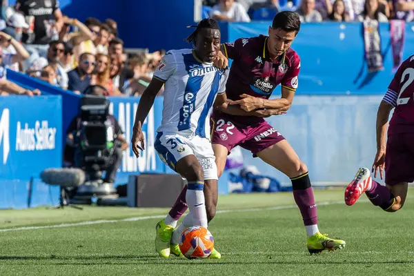 Madrid, İspanya - 24 Mayıs 2025: Legans ile Valladolid arasında oynanan La Liga maçı. Leganlar ve Valladolid HiperHareket Ligi 'ne atıldı. Takımlar bırakmayla karşı karşıya.