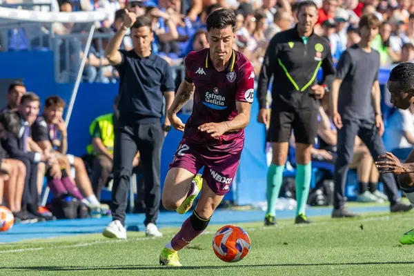 Madrid, İspanya - 24 Mayıs 2025: Legans ile Valladolid arasında oynanan La Liga maçı. Leganlar ve Valladolid HiperHareket Ligi 'ne atıldı. Takımlar bırakmayla karşı karşıya.