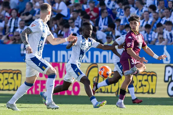 Madrid, İspanya - 24 Mayıs 2025: Legans ile Valladolid arasında oynanan La Liga maçı. Leganlar ve Valladolid HiperHareket Ligi 'ne atıldı. Takımlar bırakmayla karşı karşıya.