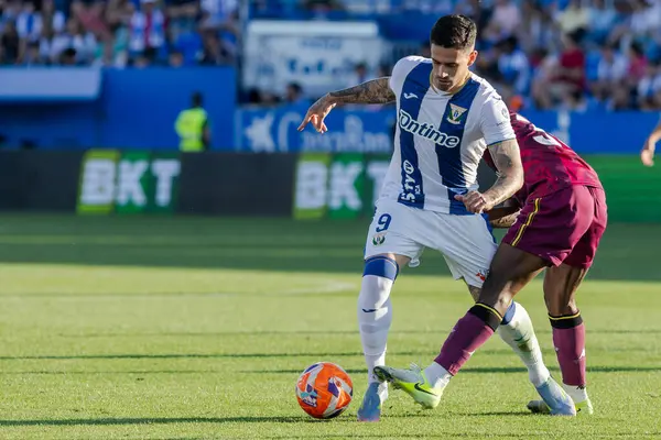 Madrid, İspanya - 24 Mayıs 2025: Legans ile Valladolid arasında oynanan La Liga maçı. Leganlar ve Valladolid HiperHareket Ligi 'ne atıldı. Takımlar bırakmayla karşı karşıya.