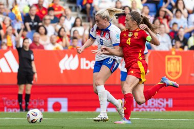Barcelona, İspanya - 3 Haziran 2025: İspanya ve İngiltere arasında Dünya Kupası elemeleri. Kadın futbolu. İngiltere Milli Takımı.