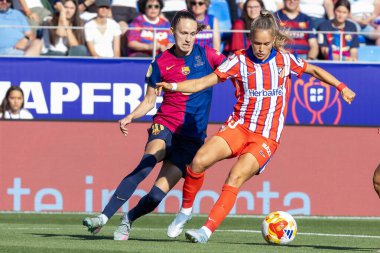 Huesca, İspanya - 7 Haziran 2025: Atletico Madrid ile FC Barcelona arasında oynanan Queen Kupası finali. Barselona kazandı. Bayan futbolcular. Atletico Madrid oyuncuları.