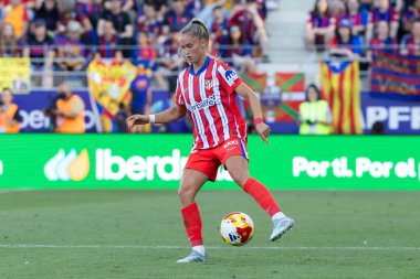 Huesca, İspanya - 7 Haziran 2025: Atletico Madrid ile FC Barcelona arasında oynanan Queen Kupası finali. Barselona kazandı. Bayan futbolcular. Atletico Madrid oyuncuları.