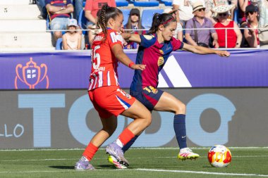 Huesca, İspanya - 7 Haziran 2025: Atletico Madrid ile FC Barcelona arasında oynanan Queen Kupası finali. Barselona kızları kazandı. Bayan futbolcular. FC Barcelona oyuncuları.