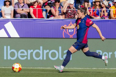 Huesca, İspanya - 7 Haziran 2025: Atletico Madrid ile FC Barcelona arasında oynanan Queen Kupası finali. Barselona kızları kazandı. Bayan futbolcular. FC Barcelona oyuncuları.