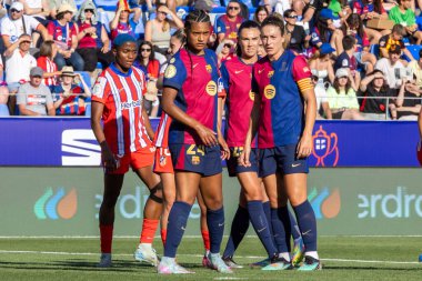Huesca, İspanya - 7 Haziran 2025: Atletico Madrid ile FC Barcelona arasında oynanan Queen Kupası finali. Barselona kızları kazandı. Bayan futbolcular. FC Barcelona oyuncuları.