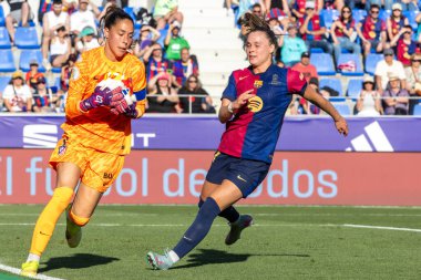 Huesca, İspanya - 7 Haziran 2025: Atletico Madrid ile FC Barcelona arasında oynanan Queen Kupası finali. Barselona kızları kazandı. Bayan futbolcular. FC Barcelona oyuncuları.