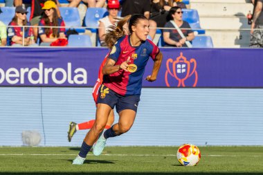 Huesca, İspanya - 7 Haziran 2025: Atletico Madrid ile FC Barcelona arasında oynanan Queen Kupası finali. Barselona kızları kazandı. Bayan futbolcular. FC Barcelona oyuncuları.